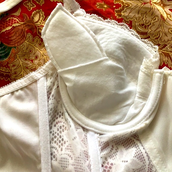 Corset - Picture 5 of 7